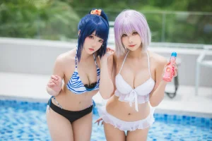 《SSSS.GRIDMAN宝多六花&新条茜 泳装》｜瓜希酱&Momoko葵葵 · 85张写真