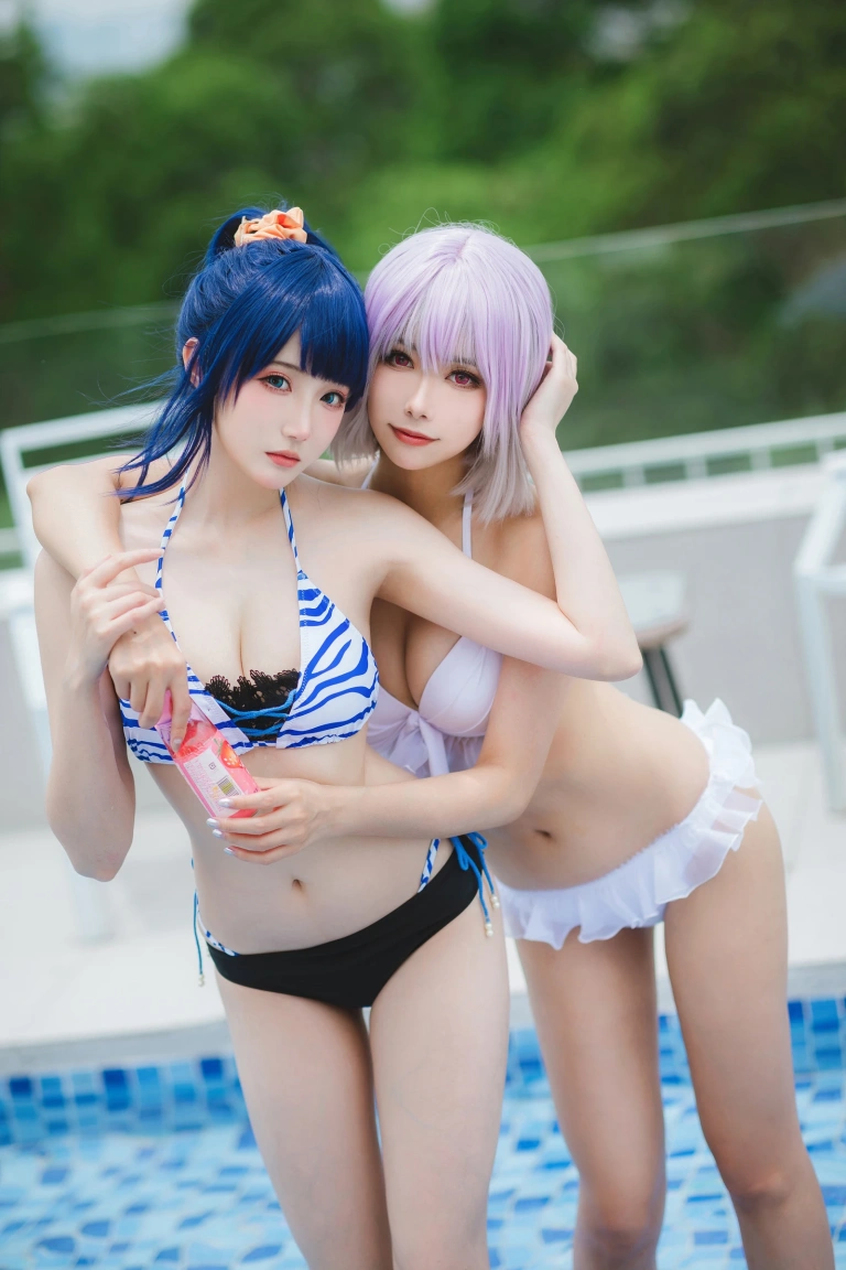 《SSSS.GRIDMAN宝多六花&新条茜 泳装》｜瓜希酱&Momoko葵葵 · 85张写真