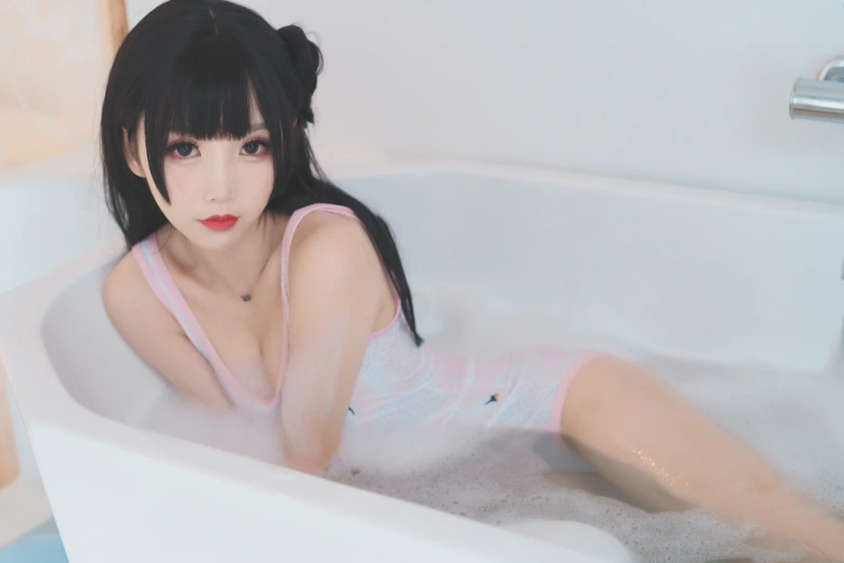 《浴缸泡泡》｜面饼仙儿 · 41张写真