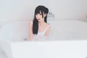 《浴缸泡泡》｜面饼仙儿 · 41张写真