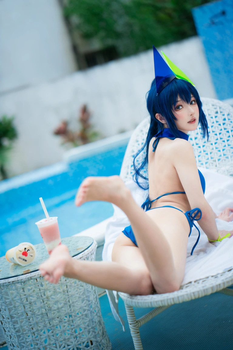 《花园泳装》｜阿包也是兔娘 · 35张写真