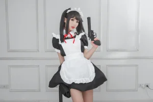 《左轮女仆》｜面饼仙儿 · 15张写真