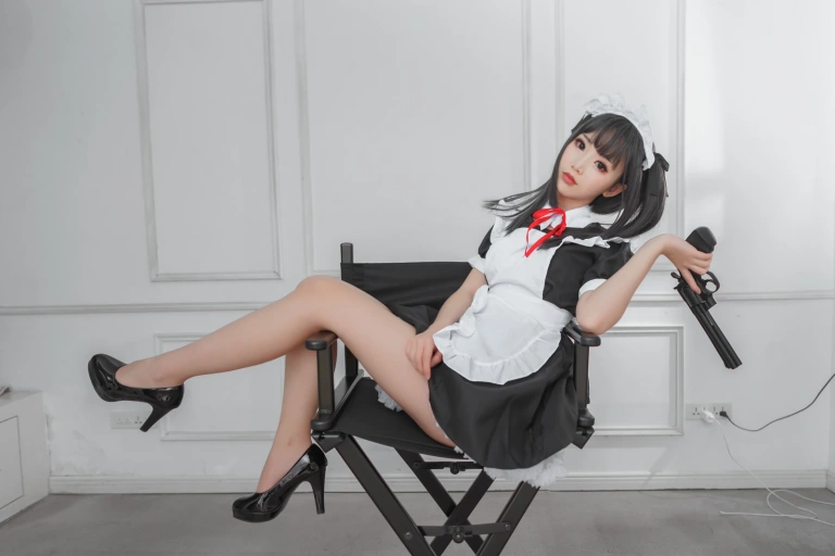 《左轮女仆》｜面饼仙儿 · 15张写真