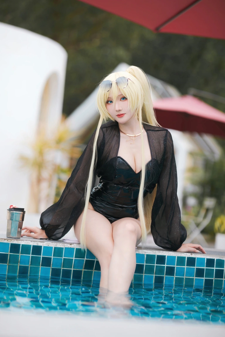 《俾斯麦 泳装》｜瓜希酱 · 20张写真