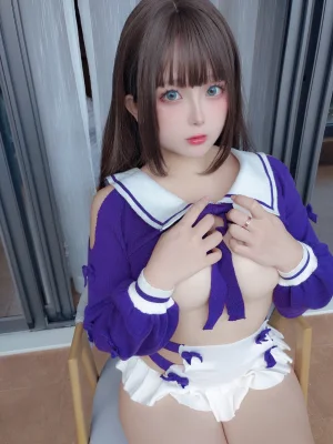 《学生妹自拍》｜日奈娇(椎名莜) · 49张写真、11 个视频