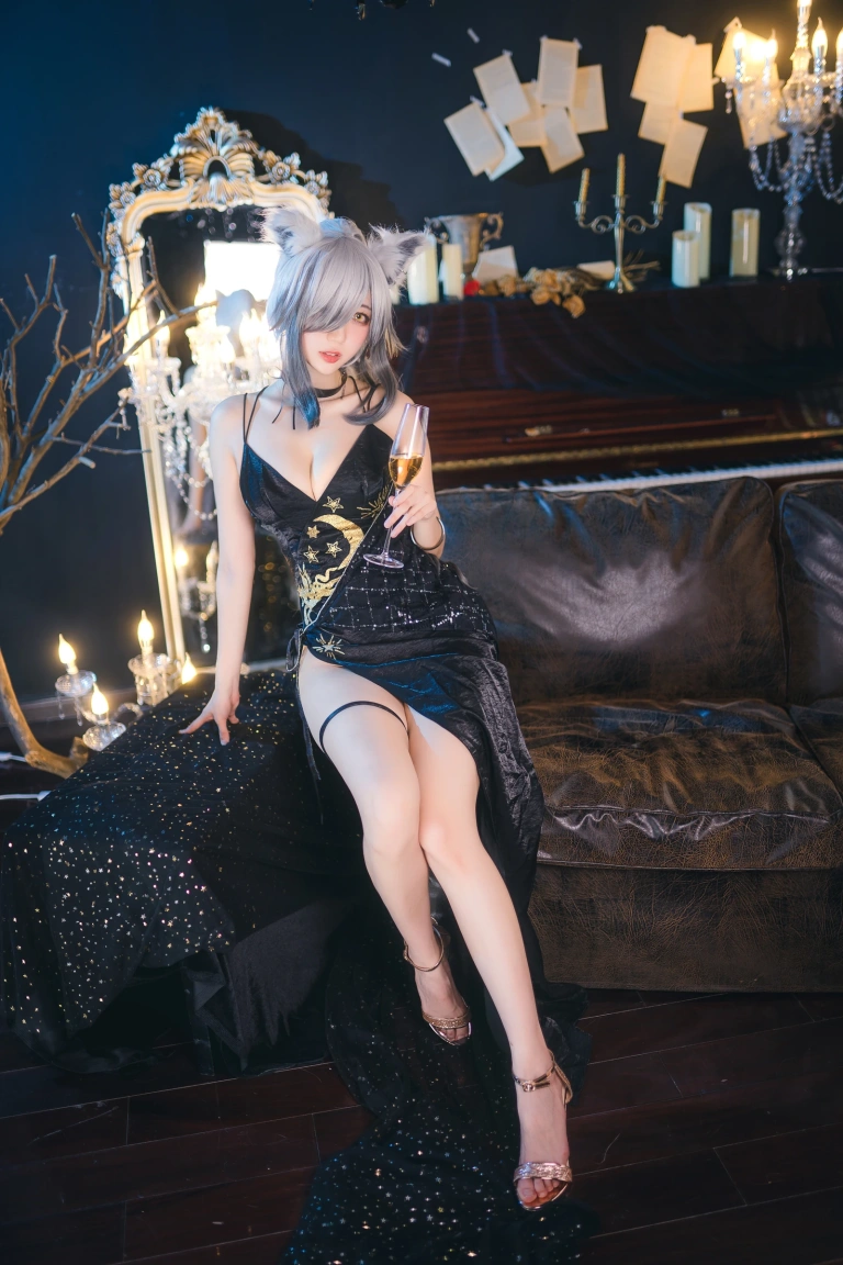 《一周年礼服》｜周叽是可爱兔兔 · 24张写真