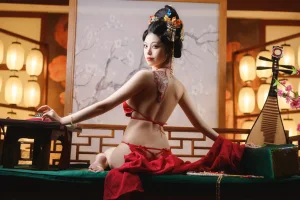 《唐宫夜宴》｜蜜汁猫裘 · 61张写真、1 个视频