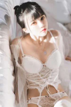 《白纱糖01》｜桜桃喵 · 40张写真