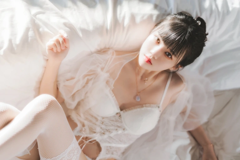 《白纱糖01》｜桜桃喵 · 40张写真