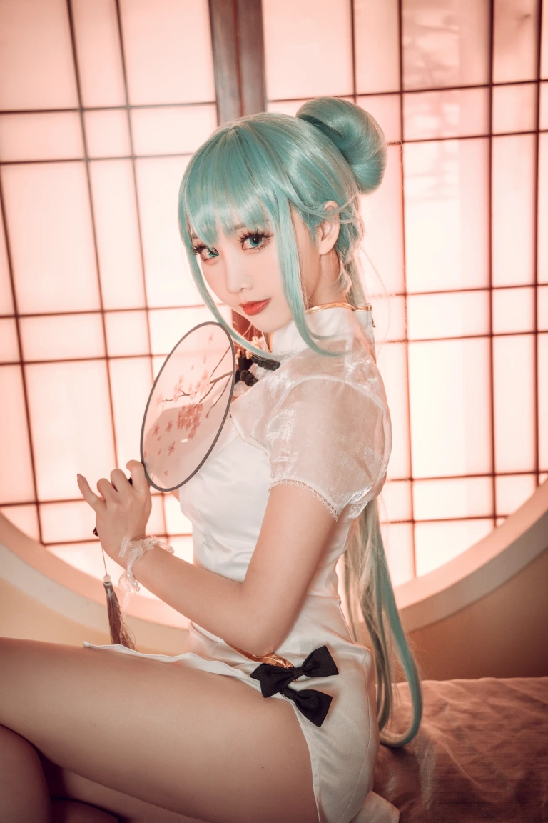 《初音旗袍》｜面饼仙儿 · 28张写真