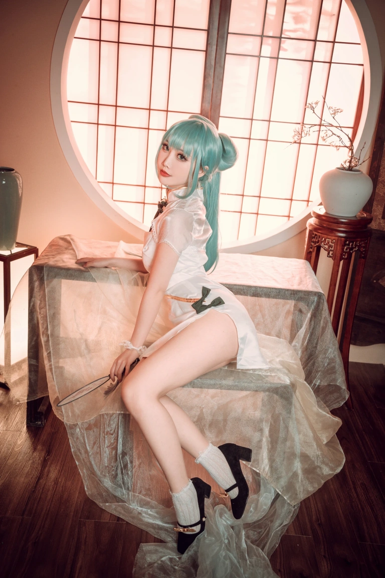 《初音旗袍》｜面饼仙儿 · 28张写真