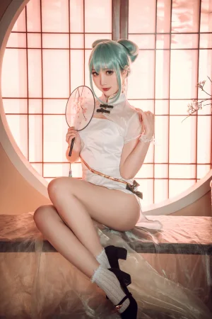 《初音旗袍》｜面饼仙儿 · 28张写真