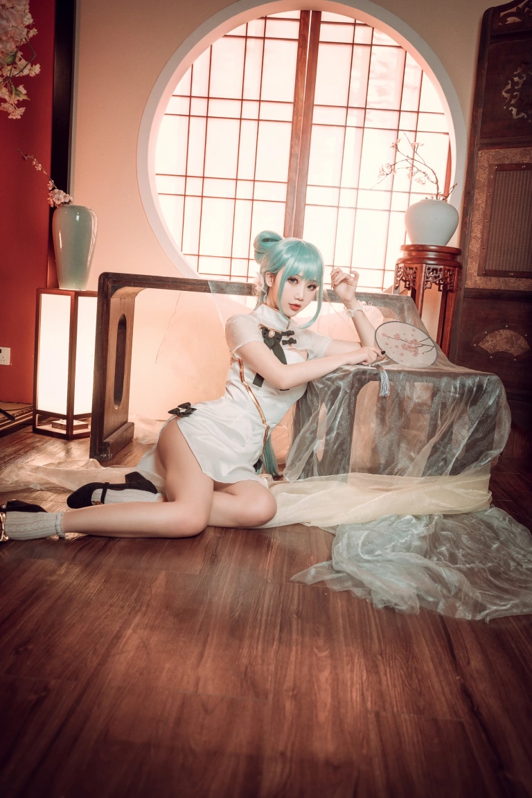 《初音旗袍》｜面饼仙儿 · 28张写真
