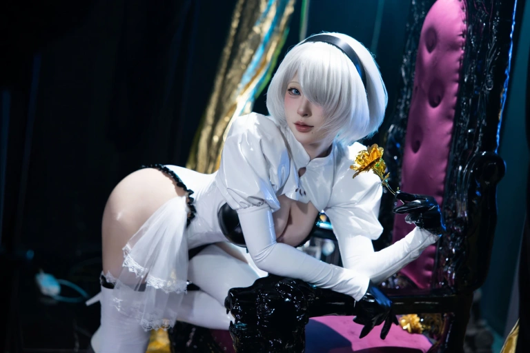 《碧蓝航线×尼尔 2B》｜清水由乃 · 71张写真、1 个视频
