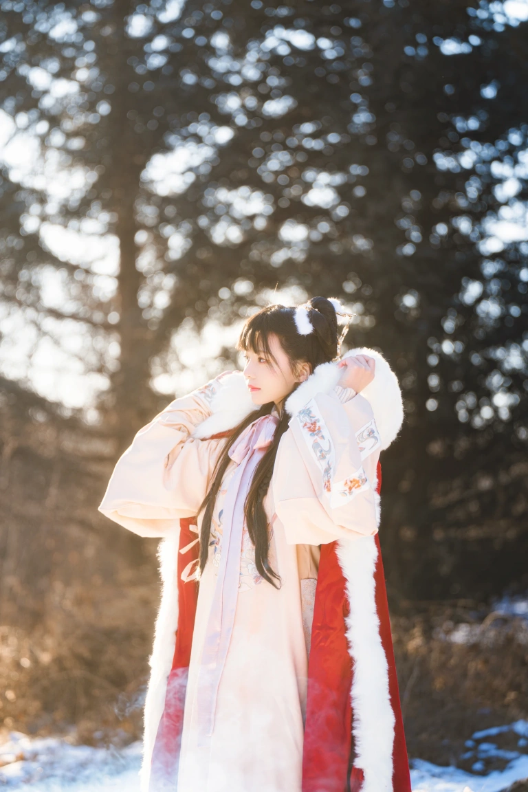 《熹微》｜桜桃喵 · 30张写真
