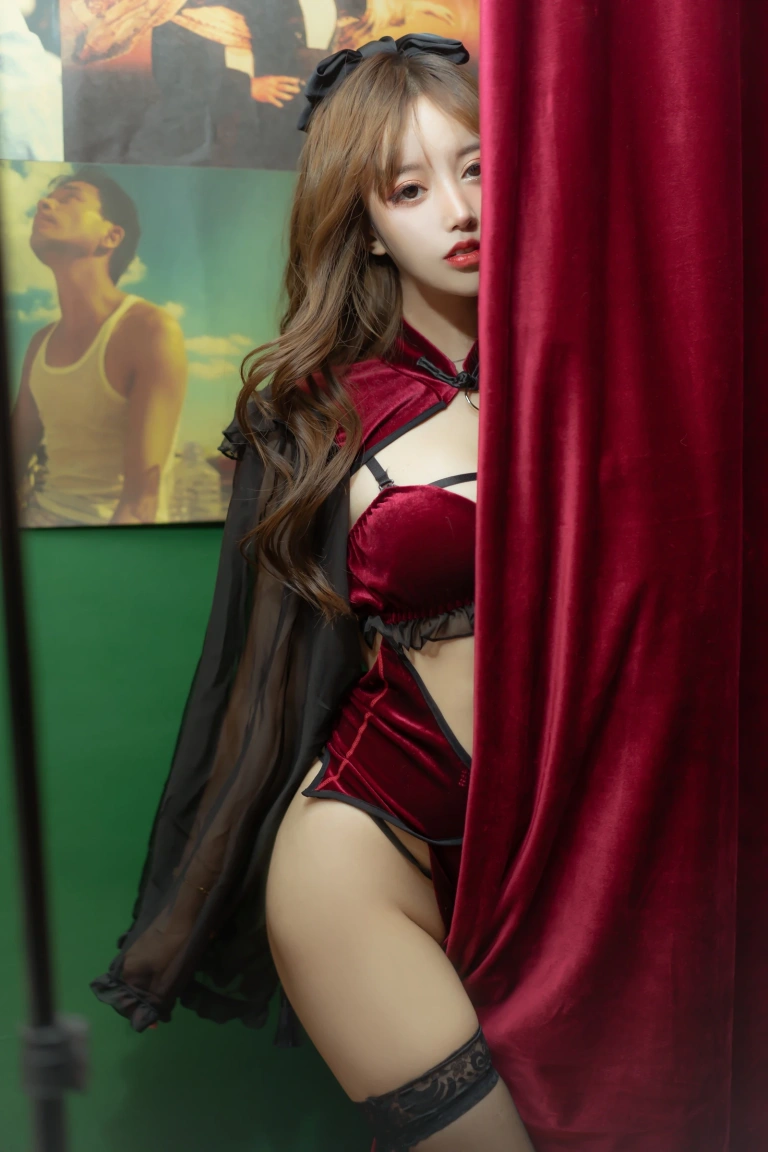 《红丝绒旗袍》｜过期米线线喵 · 53张写真