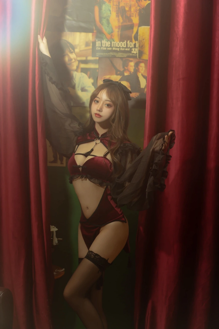 《红丝绒旗袍》｜过期米线线喵 · 53张写真
