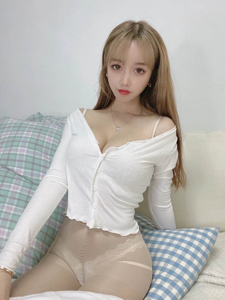 《肉丝妹妹》｜过期米线线喵 · 47张写真