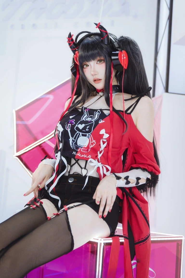 《交错战线cos旋律》｜瓜希酱 · 14张写真