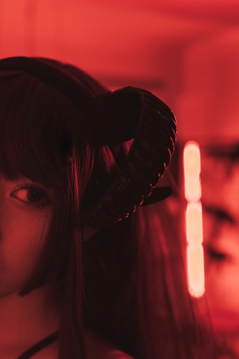 《束腰魅魔》｜面饼仙儿 · 27张写真