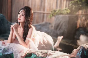 《美人鱼》｜蜜汁猫裘 · 63张写真、1 个视频