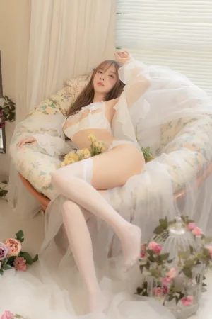 《坠落天使》｜过期米线线喵 · 64张写真