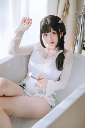 《牛仔裤人妻》｜日奈娇(椎名莜) · 131张写真、1 个视频
