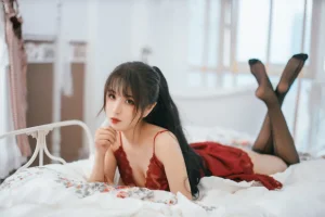 《NO.09 – claret》｜轩萧学姐 · 28张写真