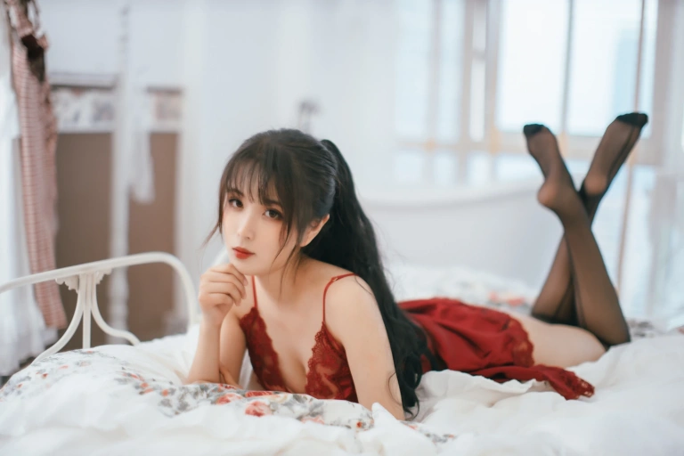 《NO.09 – claret》｜轩萧学姐 · 28张写真