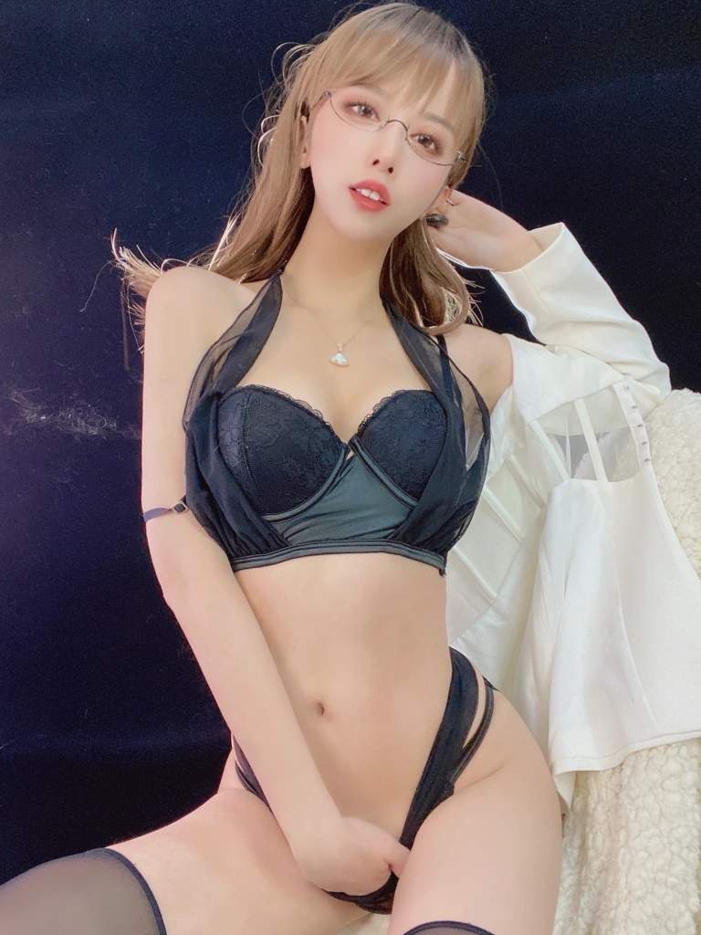 《砂痣》｜过期米线线喵 · 30张写真