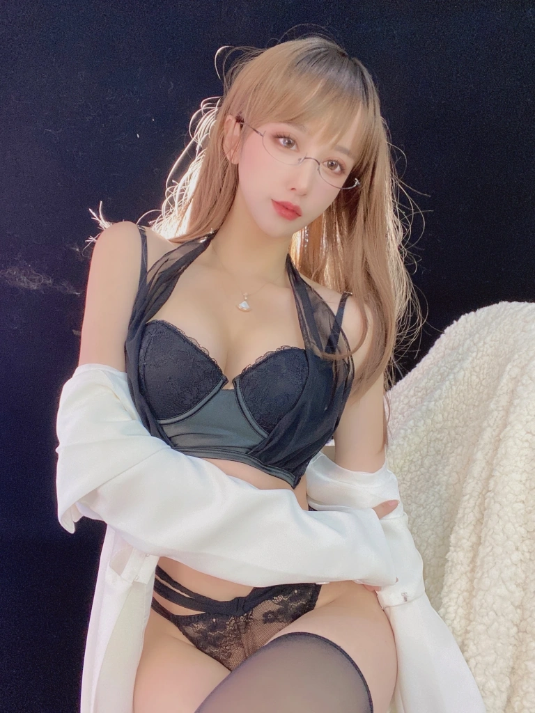 《砂痣》｜过期米线线喵 · 30张写真