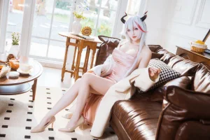 《碧蓝航线 埃吉尔睡衣》｜瓜希酱 · 20张写真