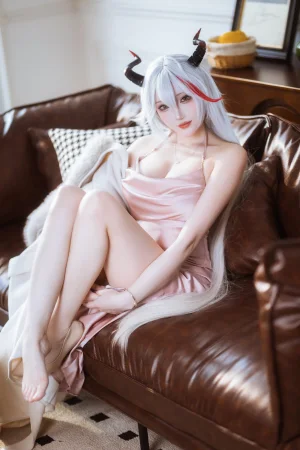 《碧蓝航线 埃吉尔睡衣》｜瓜希酱 · 20张写真