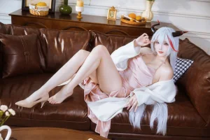 《碧蓝航线 埃吉尔睡衣》｜瓜希酱 · 20张写真