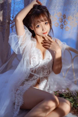 《轻纱》｜蠢沫沫 · 31张写真