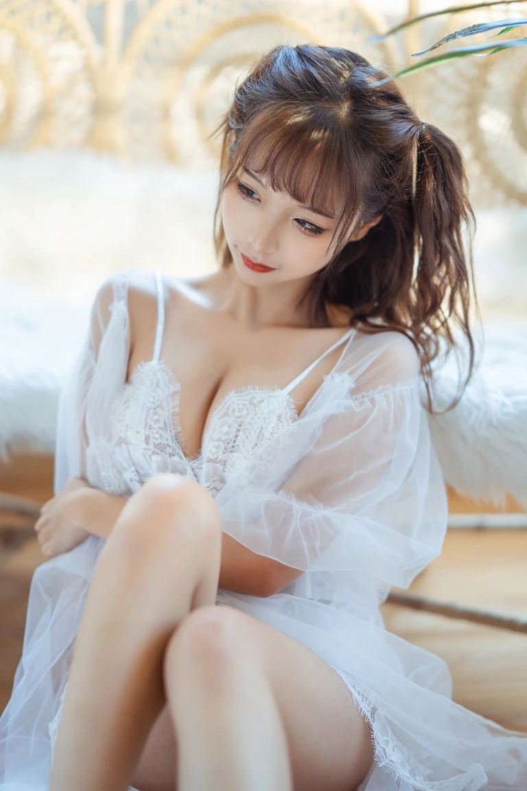 《轻纱》｜蠢沫沫 · 31张写真