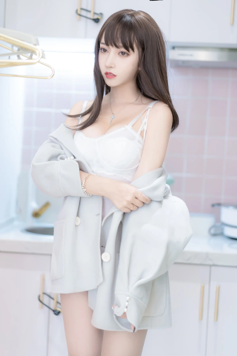 《肉丝大姐姐》｜过期米线线喵 · 87张写真