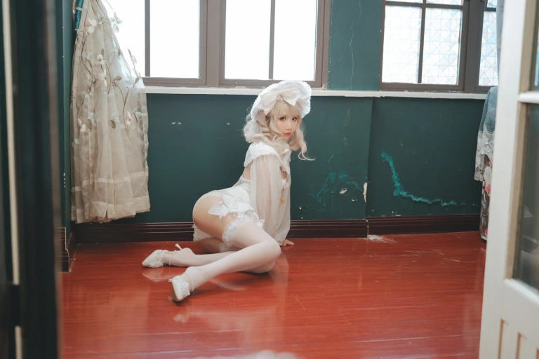 《法兰西YasahimeLO》｜面饼仙儿 · 36张写真
