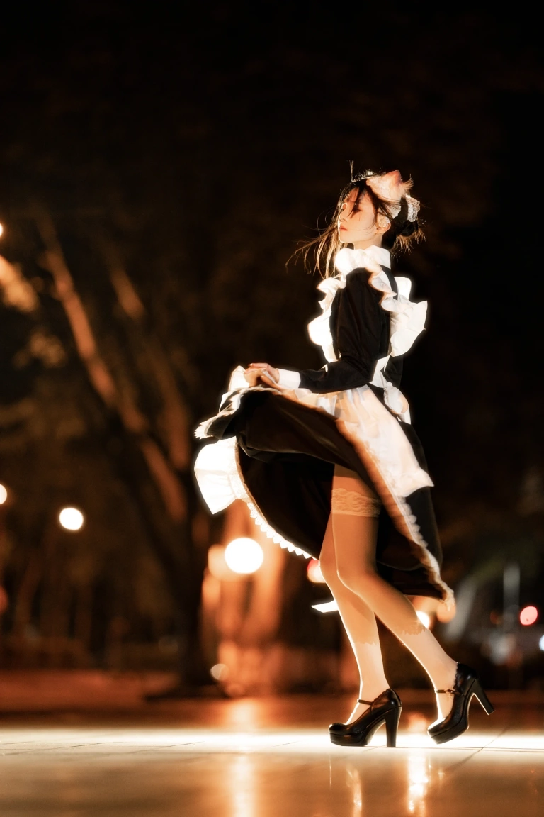 《长裙妹抖（夜）》｜桜桃喵 · 19张写真