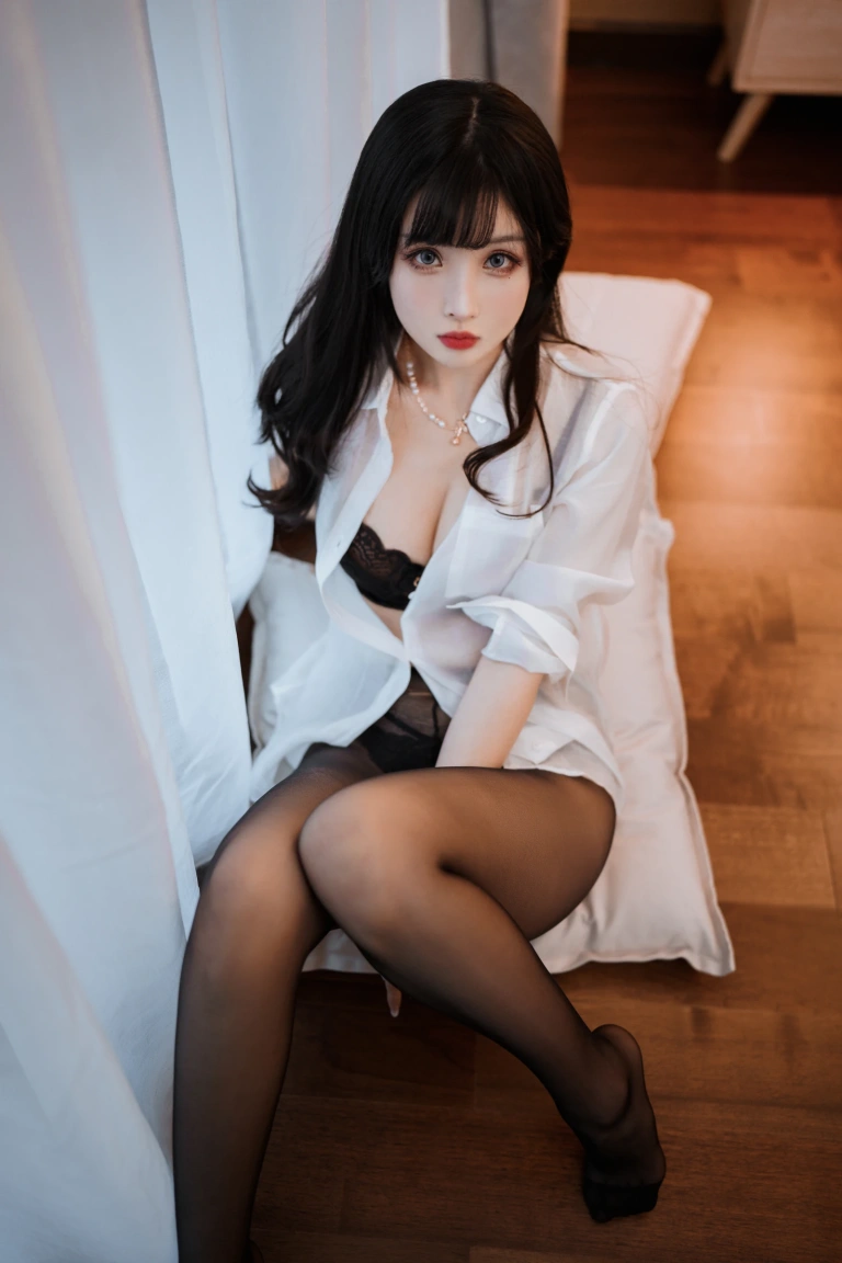 《黑丝ol制服双人》｜面饼仙儿&凉凉子 · 102张写真、11 个视频