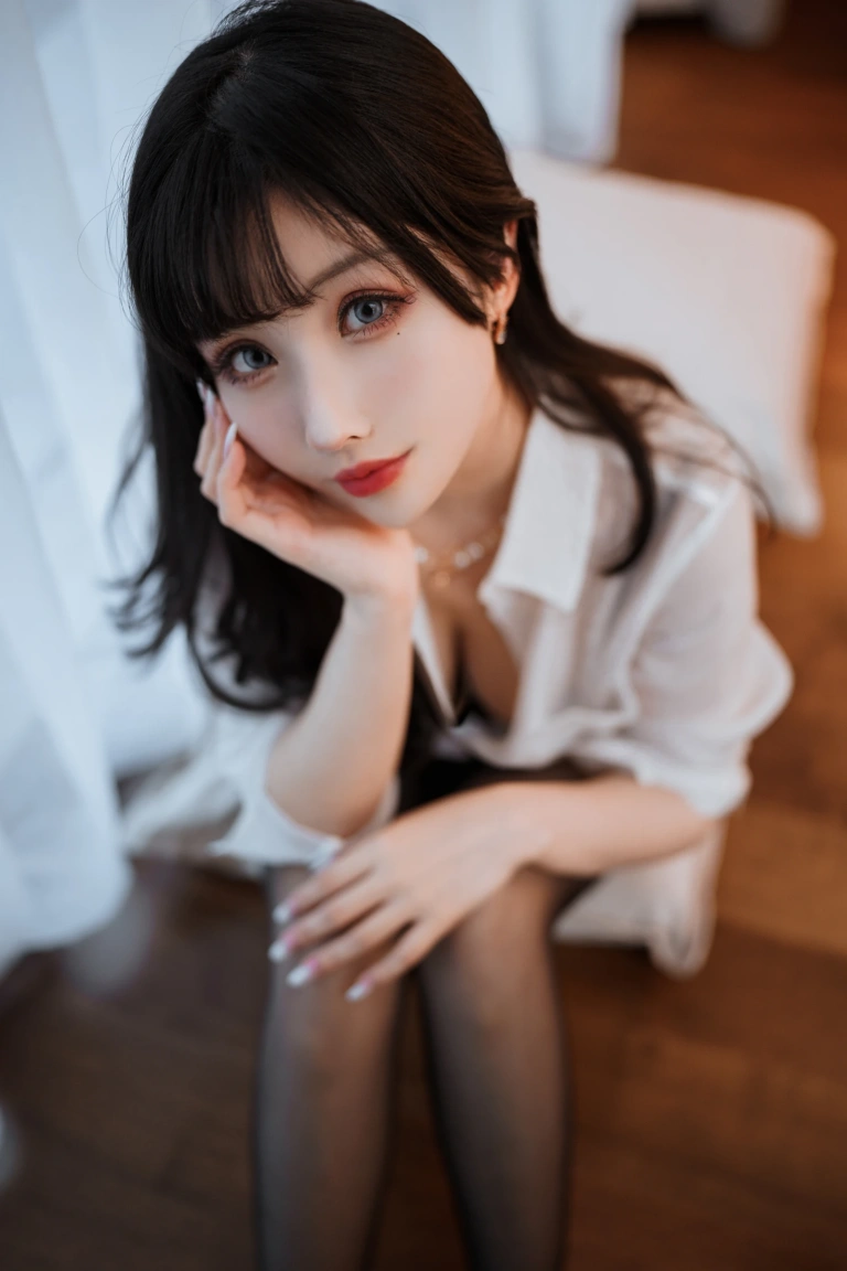 《黑丝ol制服双人》｜面饼仙儿&凉凉子 · 102张写真、11 个视频