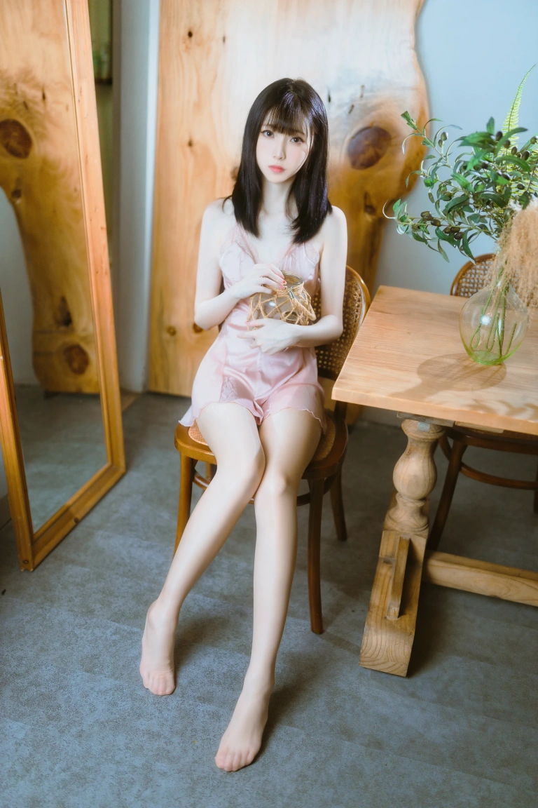 《半透粉纱》｜许岚 · 40张写真