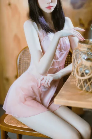 《半透粉纱》｜许岚 · 40张写真