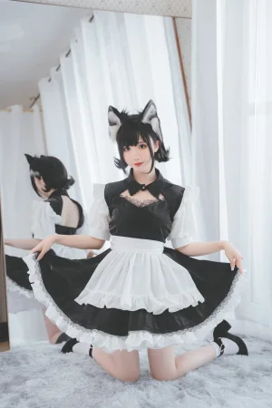 《开胸女仆》｜面饼仙儿 · 17张写真