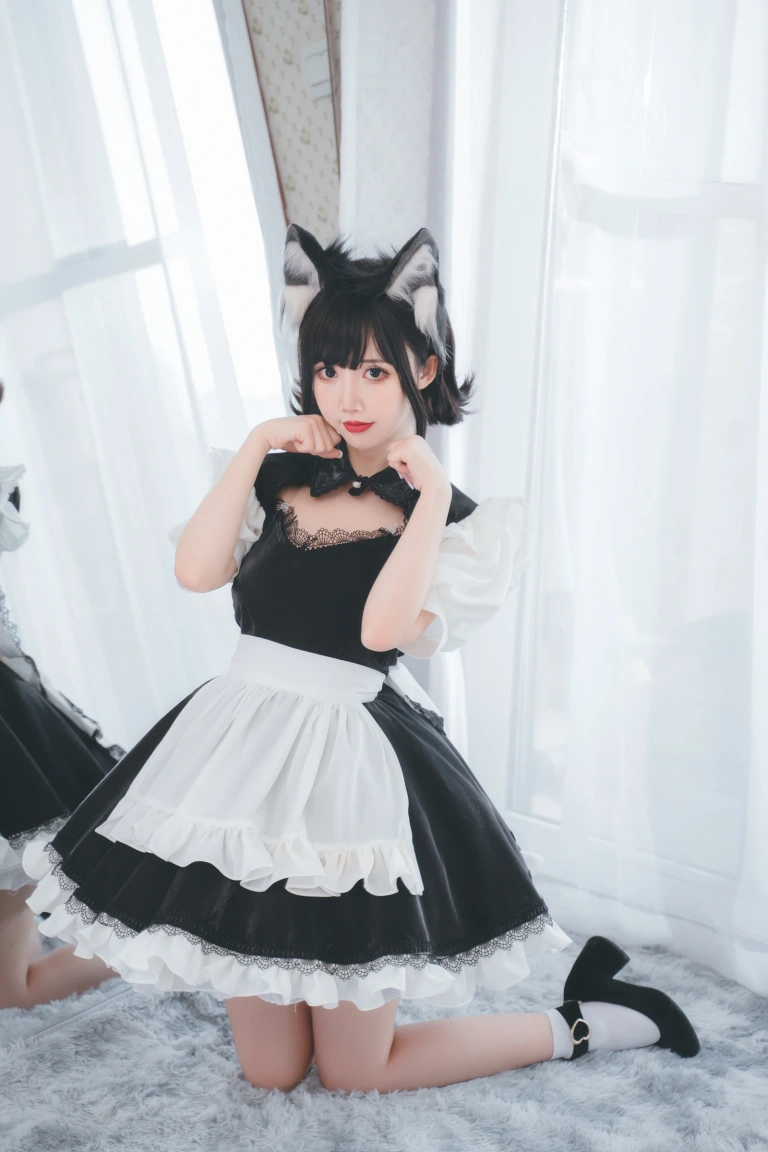 《开胸女仆》｜面饼仙儿 · 17张写真