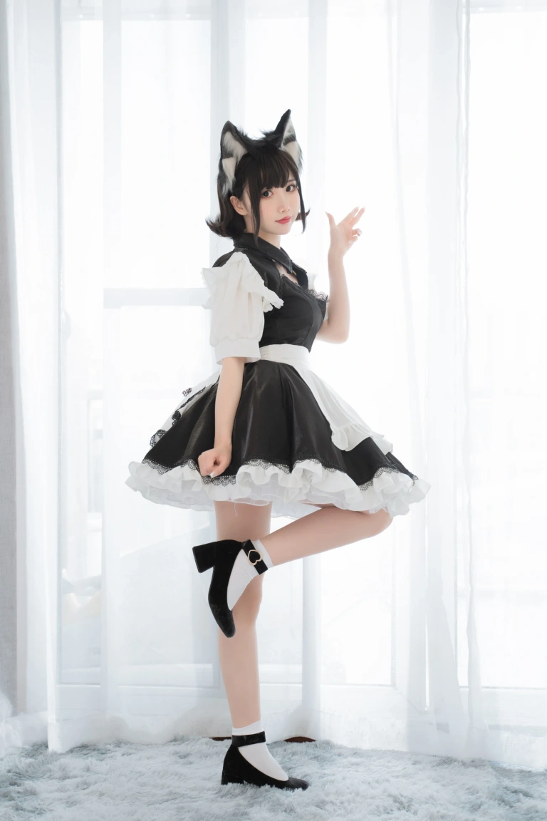 《开胸女仆》｜面饼仙儿 · 17张写真