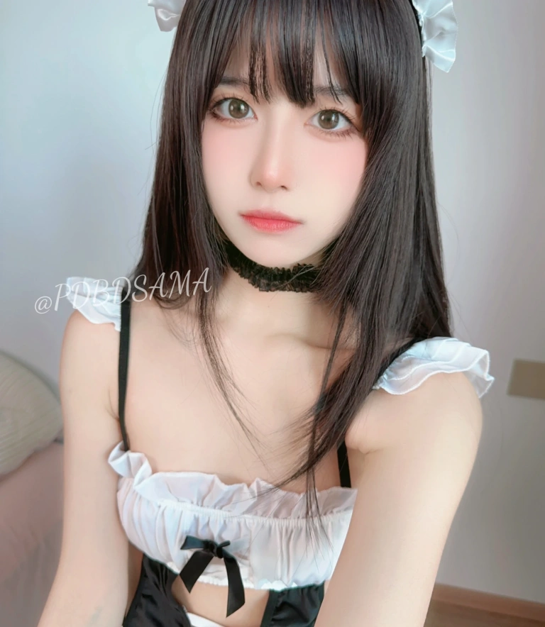 《女仆泳装》｜布丁大法 · 18张写真、1 个视频