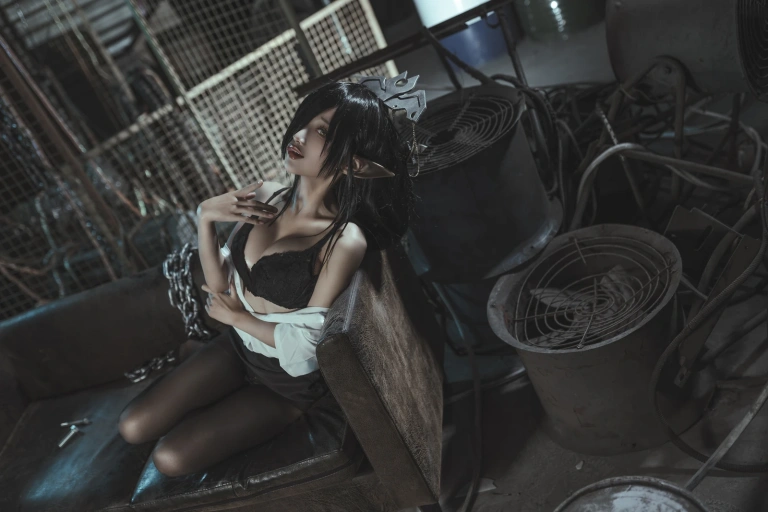 《黑兽 女王》｜蠢沫沫 · 127张写真