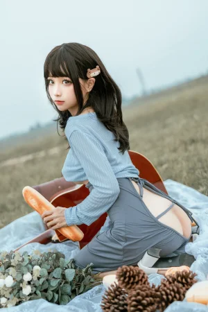 《吉他妹妹》｜蠢沫沫 · 50张写真