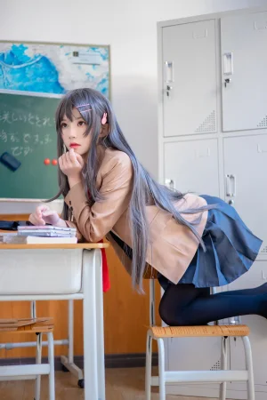 《麻衣制服》｜桜桃喵 · 52张写真